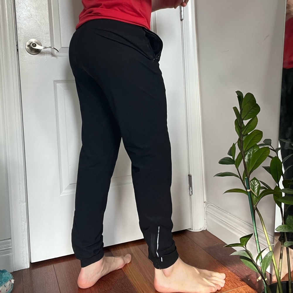 Lululemon surge joggers swift